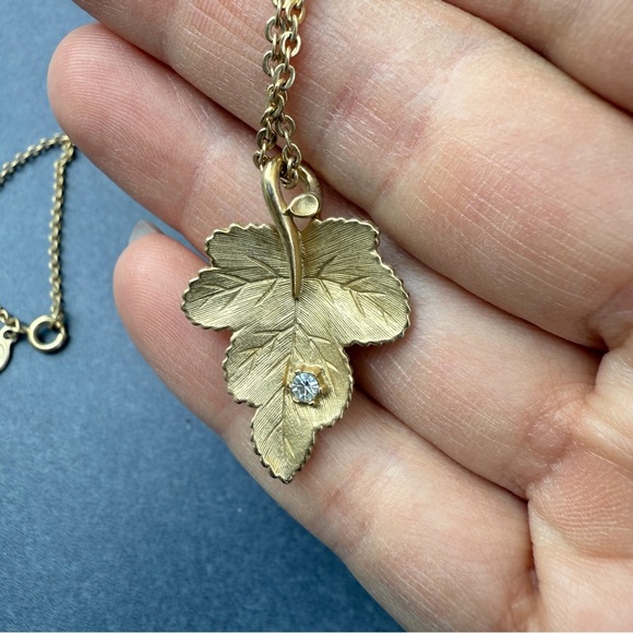 Avon Gold Leaf Necklace with Crystal Accent - Picture 4 of 14